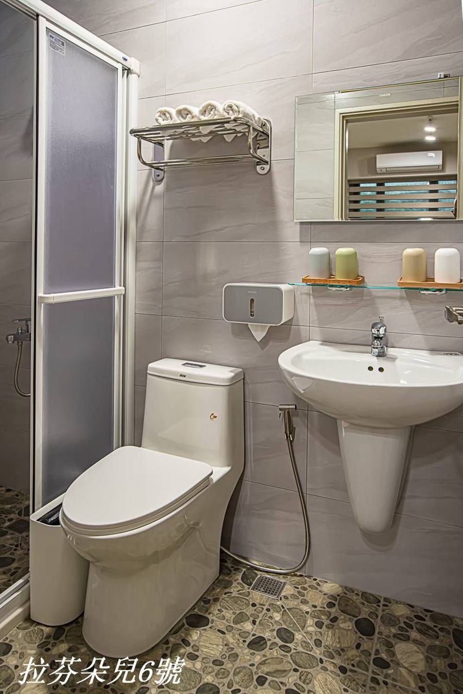 拉芬朵兒6號：101-雙人套房(一大床) - 房型照片